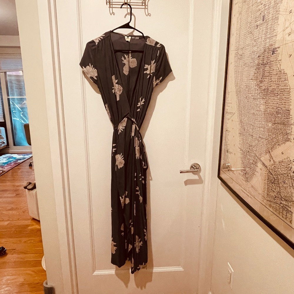 Roxy Gray Floral Wrap Maxi Dress (Medium)